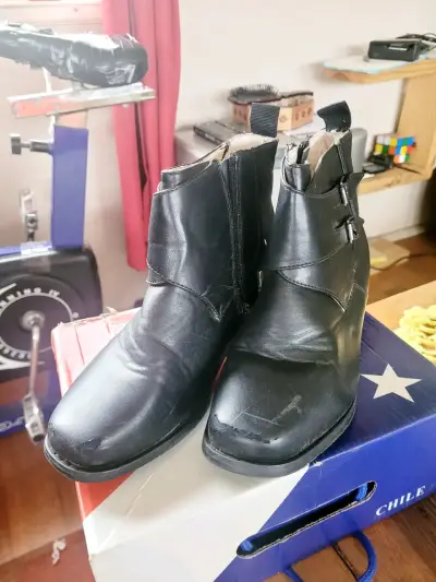 Botin de cuero negro hombre con cierre talla 34 - miniatura 2