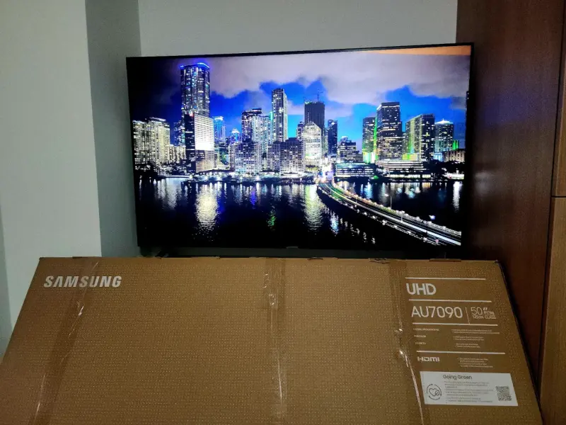 Televisor Samsung UHD 50 pulgadas AU7090 - 5