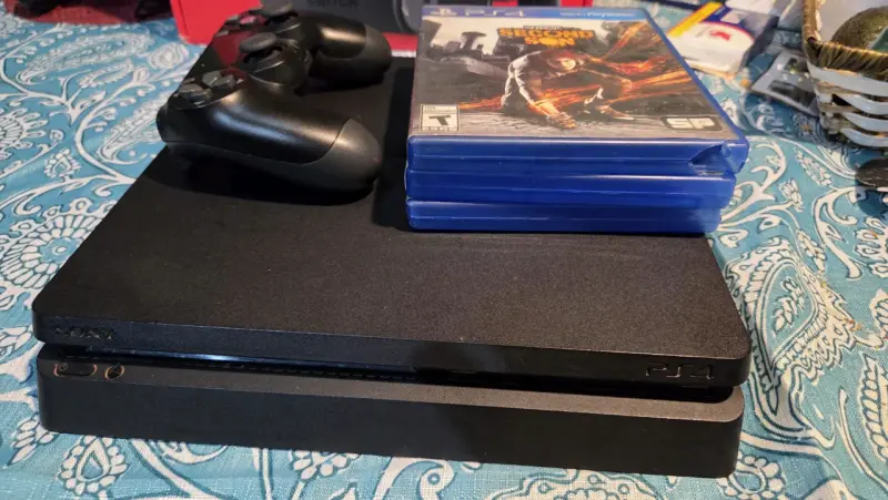 PlayStation 4 slim con control y juegos incluidos - 1