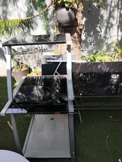 Escritorio de vidrio templado con estructura metálica - miniatura 2