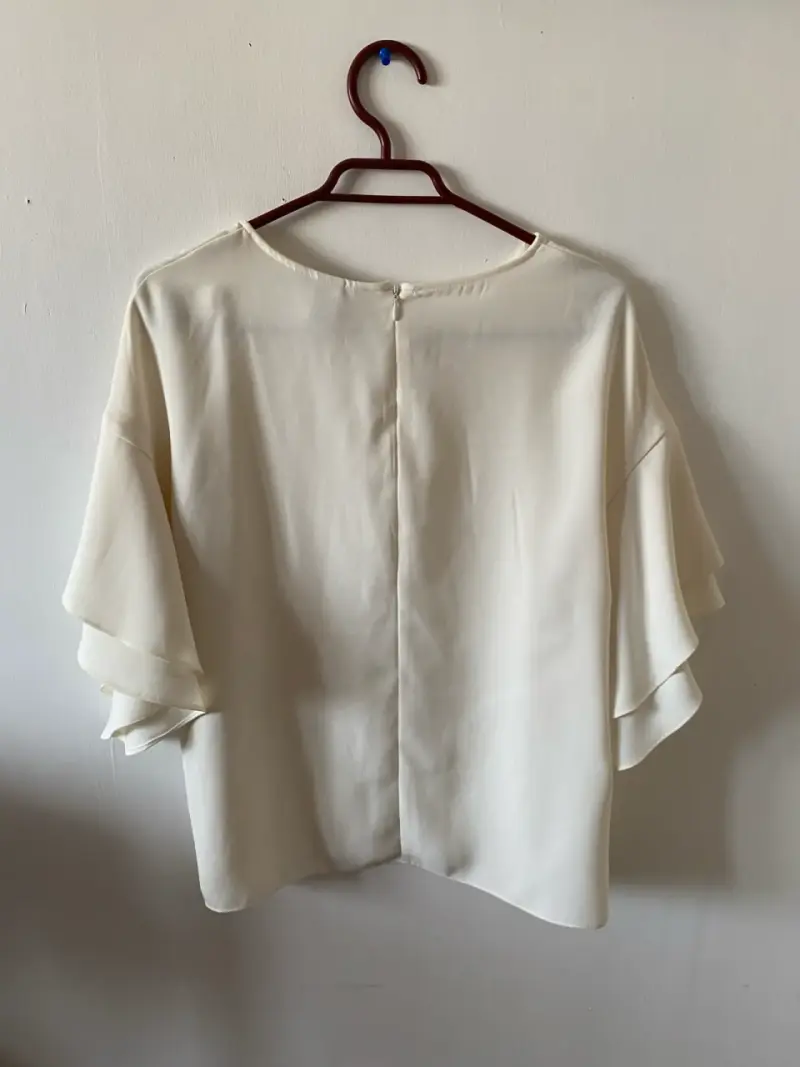 Blusa blanca con mangas acampanadas H&M talla L - 4