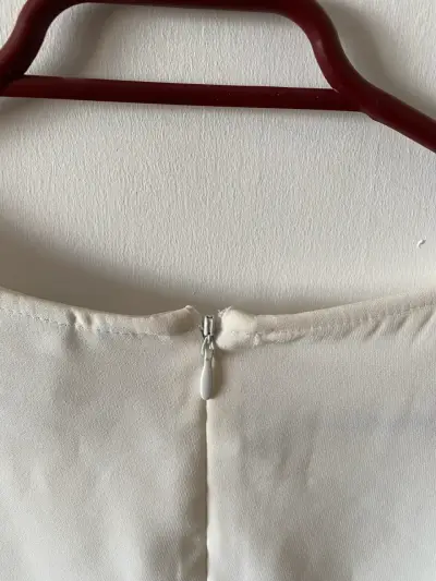 Blusa blanca con mangas acampanadas H&M talla L - miniatura 5