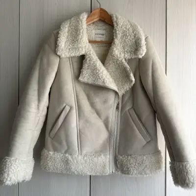 Chaqueta de mujer con forro de corderito - miniatura 3
