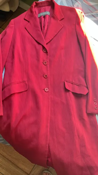 Blazer rojo de mujer elegante - miniatura 1