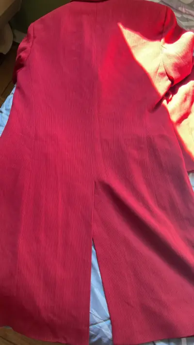 Blazer rojo de mujer elegante - miniatura 2
