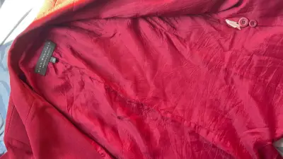 Blazer rojo de mujer elegante - miniatura 3