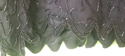 Vestido negro con lentejuelas elegante - miniatura 5