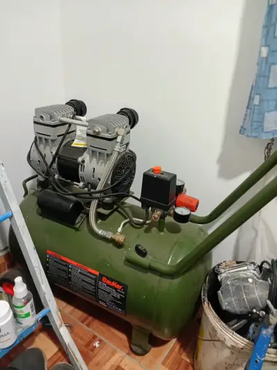 Compresor de aire Bauker 50L - miniatura 1