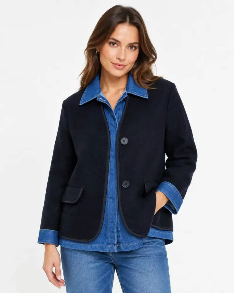 Chaqueta Negra de Lana con jeans para Mujer - 1