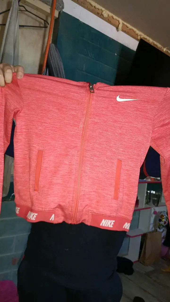 Chaqueta deportiva Nike Dri-FIT roja para niños - 2