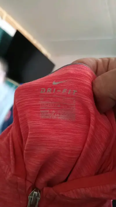 Chaqueta deportiva Nike Dri-FIT roja para niños - miniatura 3