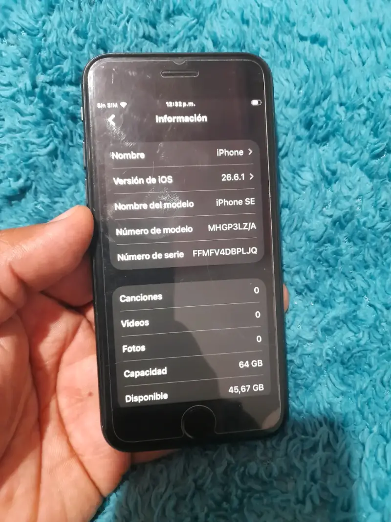 iPhone SE 64GB en buen estado - 3