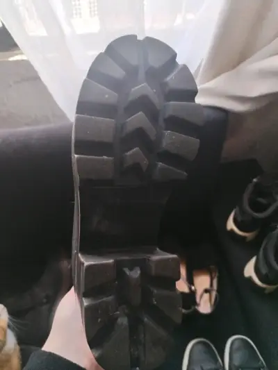 Botines de cuero negro con hebillas y plataforma - miniatura 2