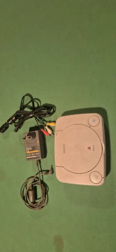 Consola Sony PlayStation One con adaptador - miniatura 1