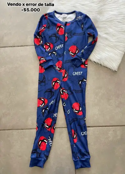Pijama infantil azul con diseño de superhéroes - miniatura 1