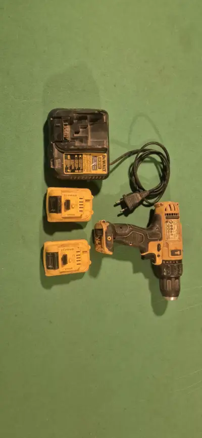 Taladro Inalámbrico DeWalt 12V con Baterías y Cargador - miniatura 2
