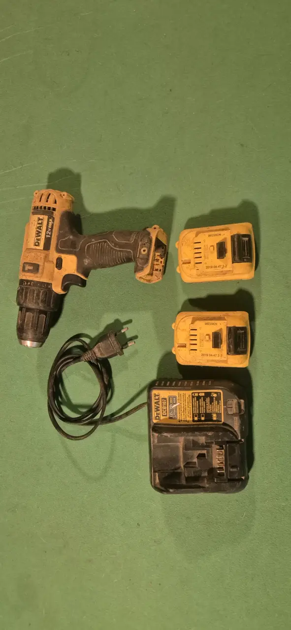 Taladro Inalámbrico DeWalt 12V con Baterías y Cargador - 3
