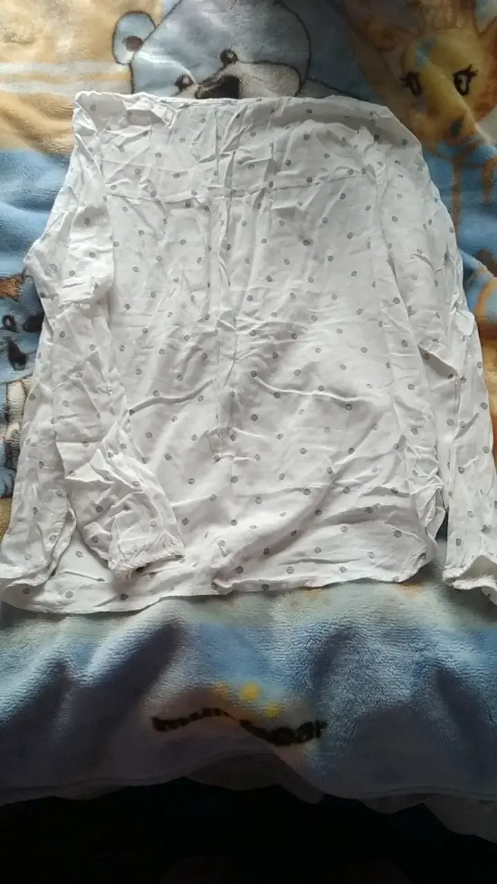 Blusa blanca con lunares para mujer - 2