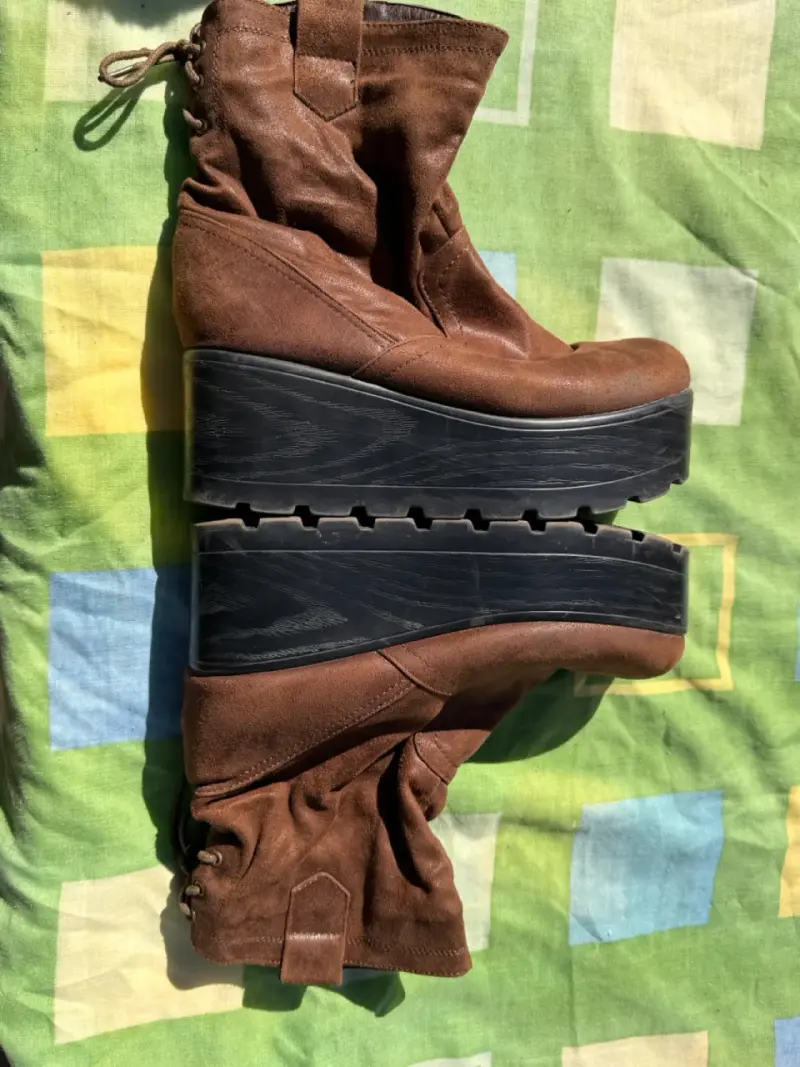 Botines de gamuza marrón con plataforma - 2