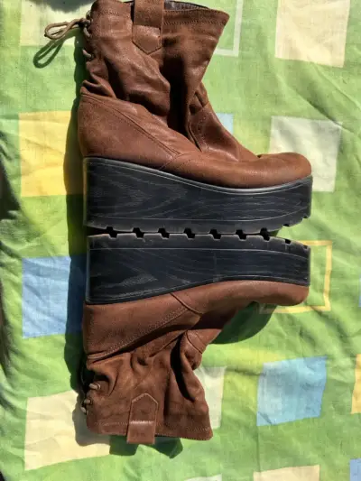 Botines de gamuza marrón con plataforma - miniatura 2