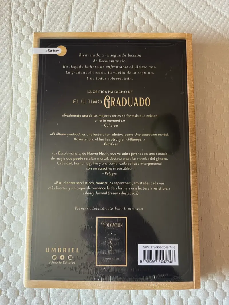 Set de libros 'Una Educación Mortal' y 'El Último Graduado' de Naomi Novik - 4