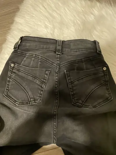 Jeans Push Up Talla 38 Negro - miniatura 3