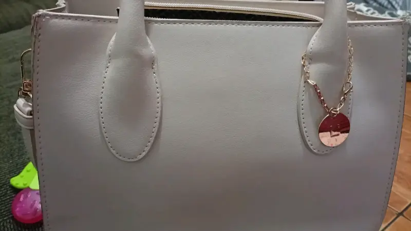Bolso de mano elegante color blanco - 1