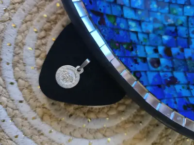 Colgante de plata con diseño clásico - miniatura 2