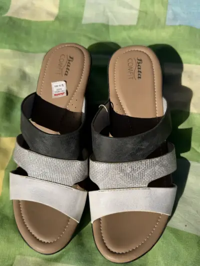 Sandalias de mujer Bata Comfit en tonos neutros - miniatura 1
