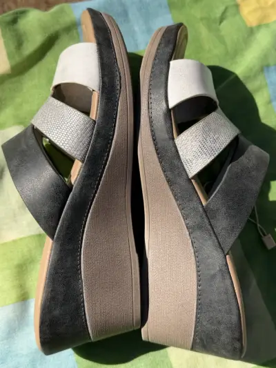 Sandalias de mujer Bata Comfit en tonos neutros - miniatura 3