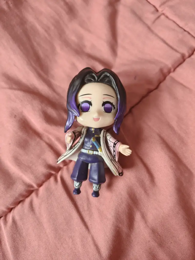 Set de llavero y pin de anime - 3
