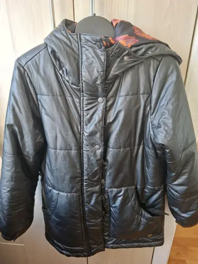Chaqueta de cuero sintético Umbrale negra con capucha - miniatura 2