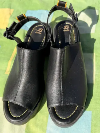 Sandalias de cuero negro Bata - miniatura 1