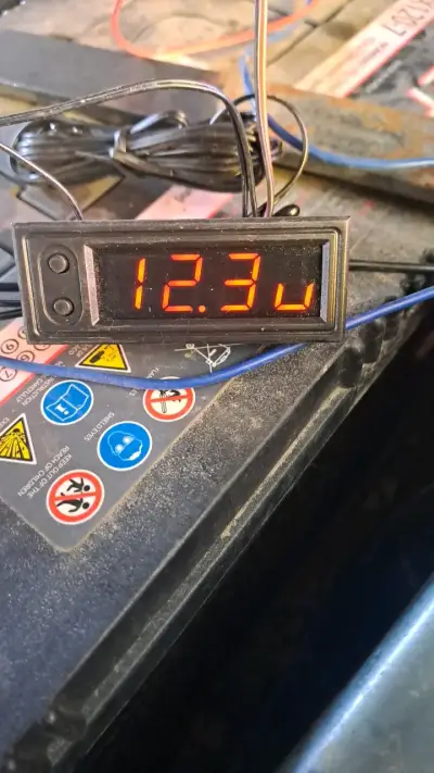 Reloj digital universal - miniatura 4