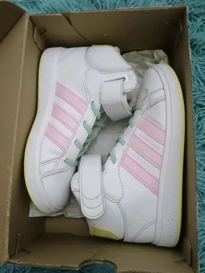 Zapatillas Adidas Grand Court Mid K blancas y rosadas - miniatura 1