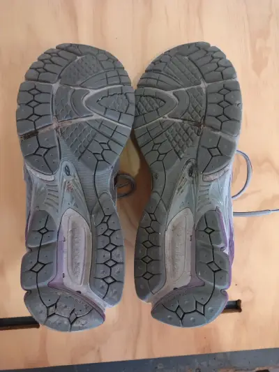New Balance 860v2 gris y morado - miniatura 5