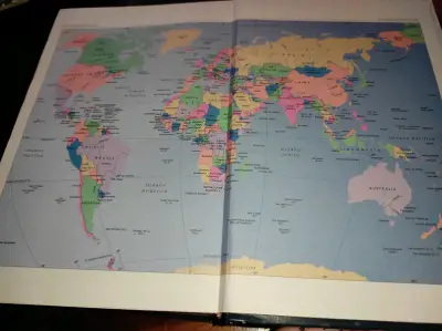 Diccionario enciclopédico El Pequeño Larousse 2008 - miniatura 3