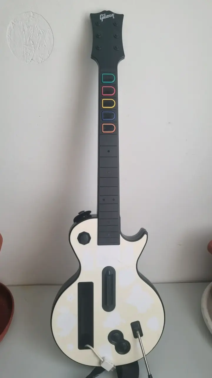 Guitarra Guitar Hero para nintendo Wii - 2