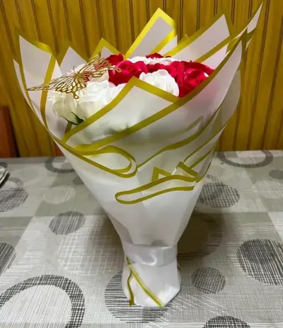 Ramo de flores eternas de jabón - miniatura 4