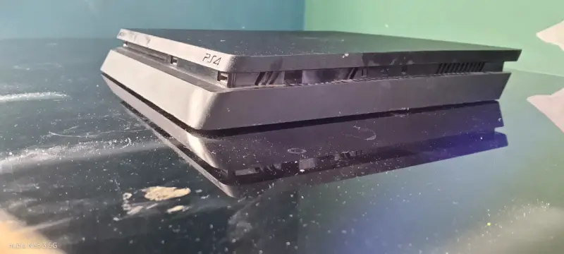 Consola Sony PS4 Slim en buen estado - 2