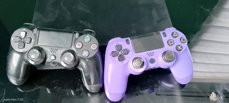 Consola Sony PS4 Slim en buen estado - 5