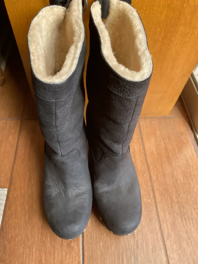 Botas de cuero negras con forro de lana - 1