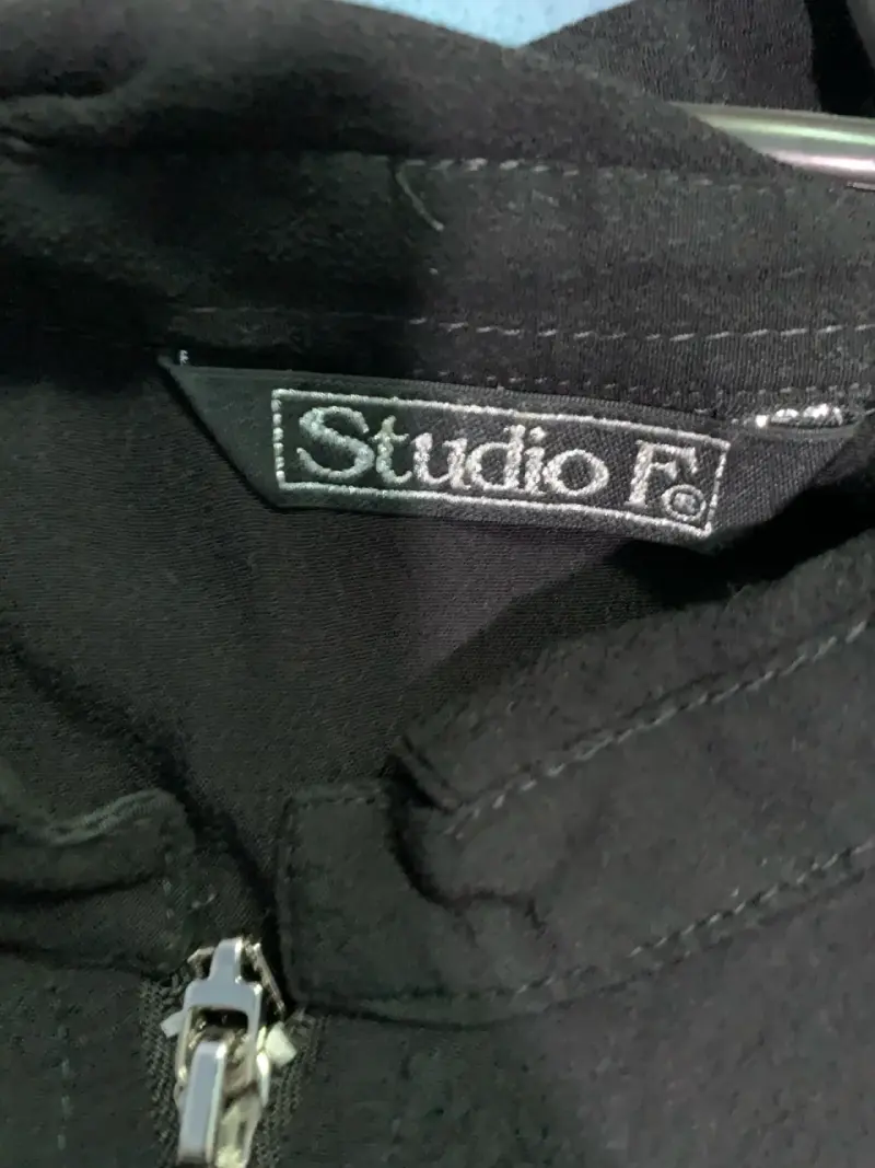 Camisa negra con cierre Studio F - 2