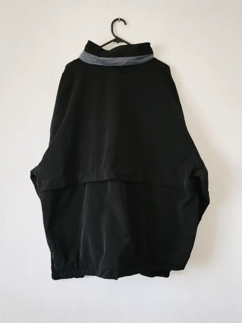 Chaqueta cortaviento negra con logo Emanuel Medical Center - 2