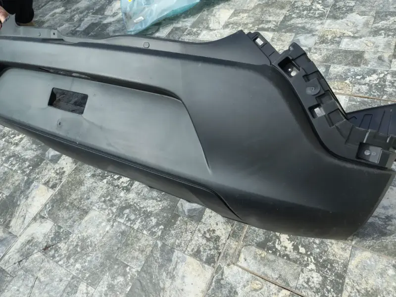 Parachoques trasero para Renault Kwid - 2