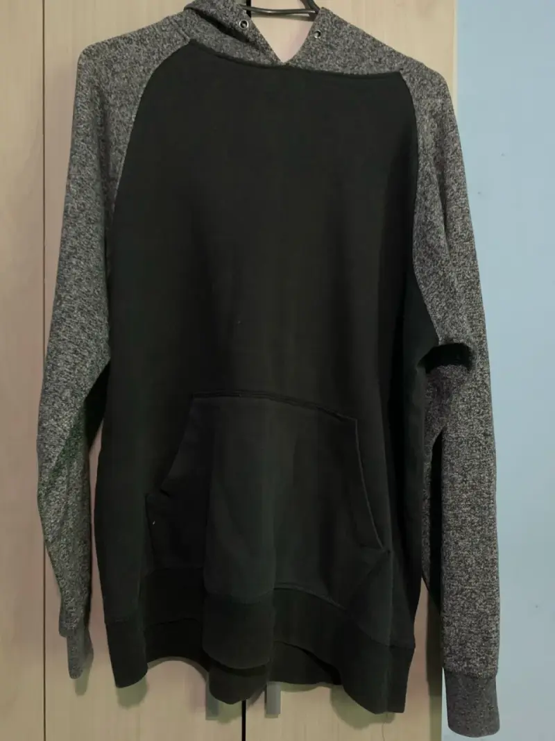 Polerón con Capucha Bicolor para Hombre Talla M - 1