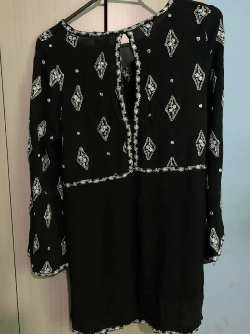Vestido negro con bordado blanco Umbrale - 2