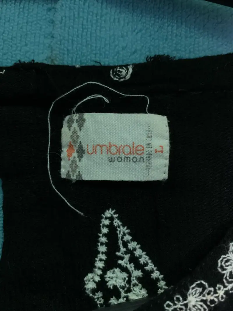 Vestido negro con bordado blanco Umbrale - 3