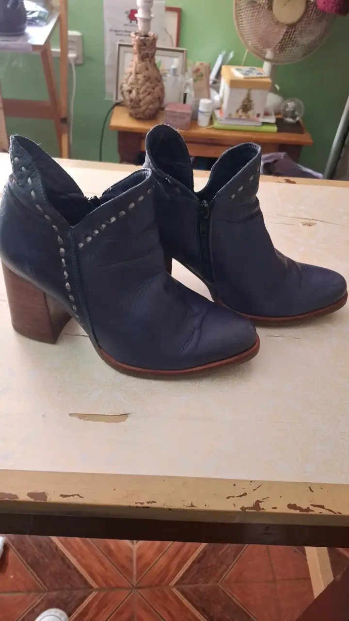 Botines 35 de cuero azul marca Hebles - 1