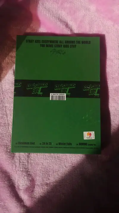 Álbum Stray Kids Christmas Eve con tarjetas - miniatura 2